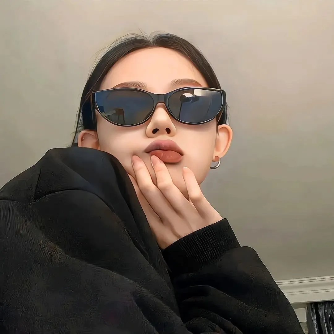 黑暗中的十个女人